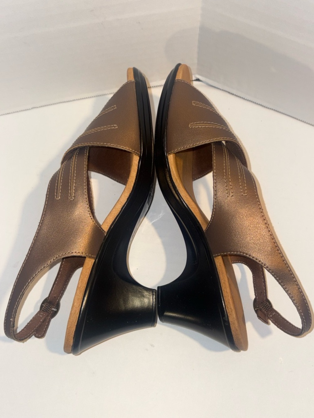 Clarks Diaz Cross Bronze Strappy Open/Round Toe Heeled Sandals 7.5M